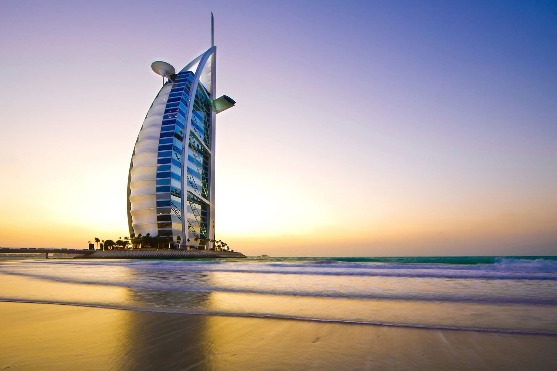 \"burj-al-arab-2624317_1920.jpg\"